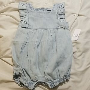 Baby GAP Denimn overalls size 3-6M